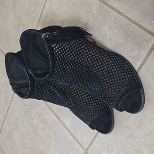 Qupid black suede booties